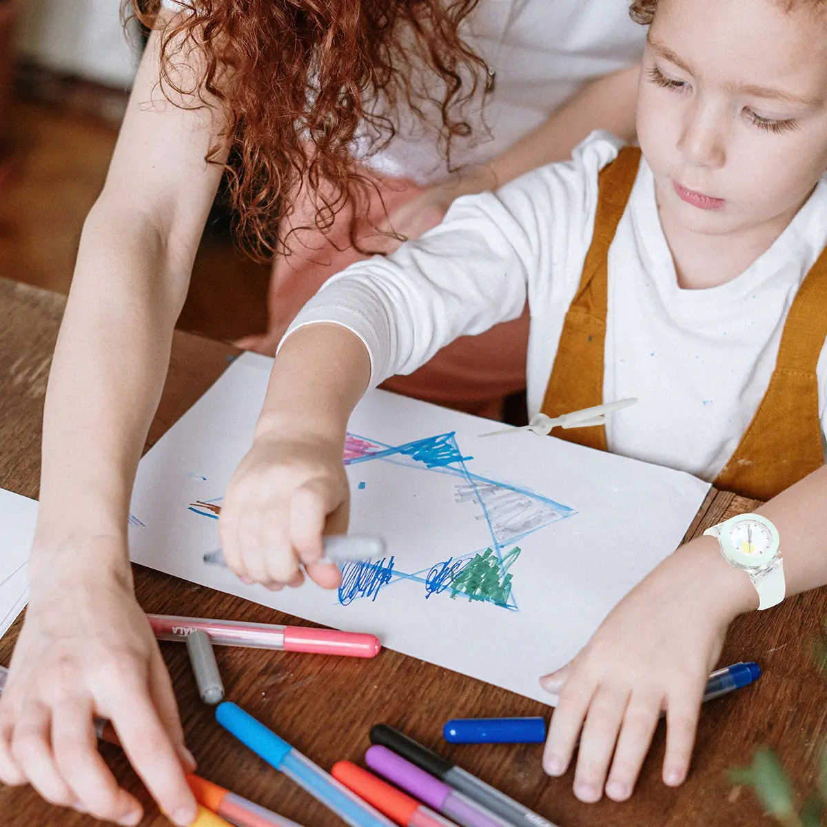 

Очаровательные светящиеся часы с мягким ремешком, удобные в носке, идеально подходят для подарка на день рождения или вечеринки.