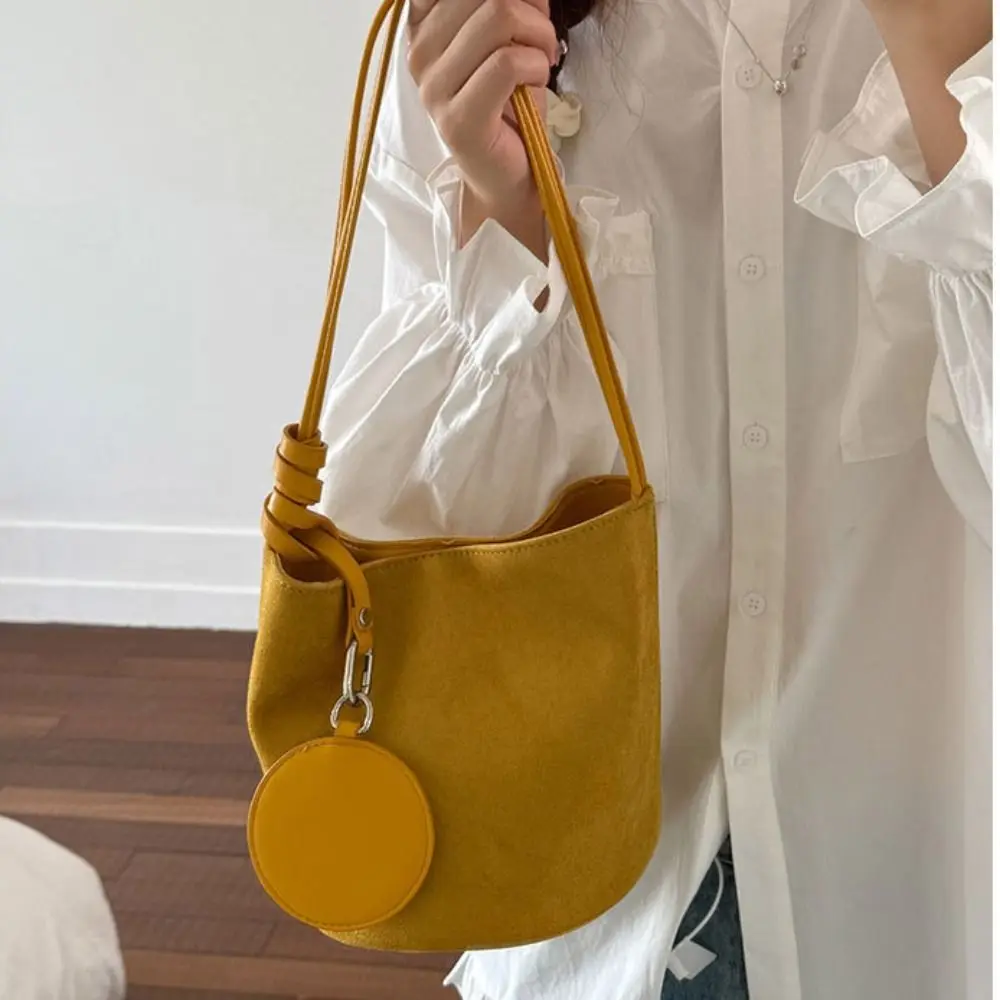 with Round Pendant Faux Suede Bucket Bag Shoulder Bag Handbag Slouchy Hobo Bags Bucket Bag Large Capacity Solid Color Tote Bag