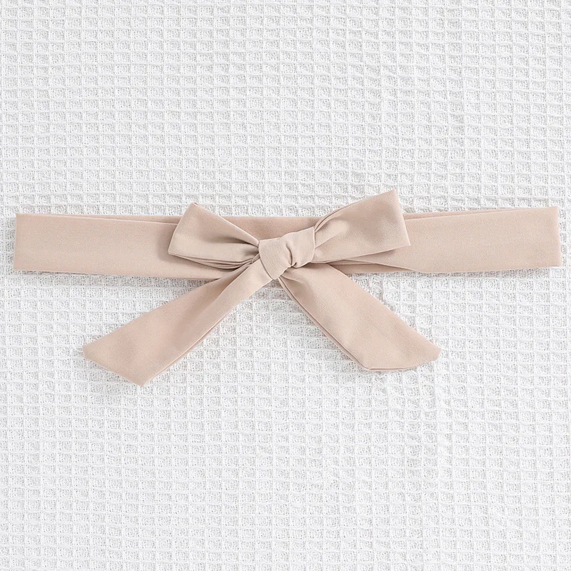 Süßes und elegantes Kleid mit Spitzenkragen und fließenden Ärmeln für Mädchen im Alter von 4 bis 13 Jahren, mit plissiertem Rock und Gürtel, ideal für den Sommer. – Detail 10