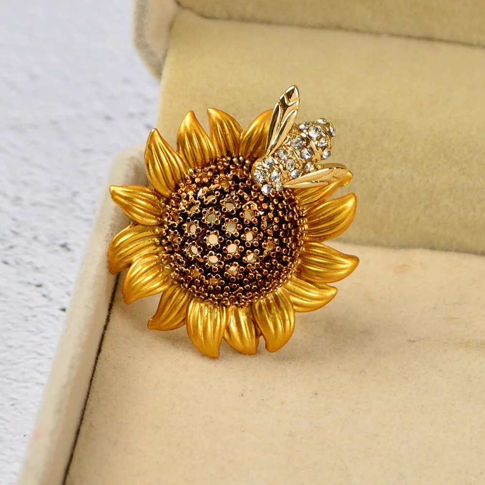 Trendy Elegant Sunflower With Rhinestone Bee Brooches For Women Men Daisy Flower Collar Insect Pins Badges Jewelry Accessories