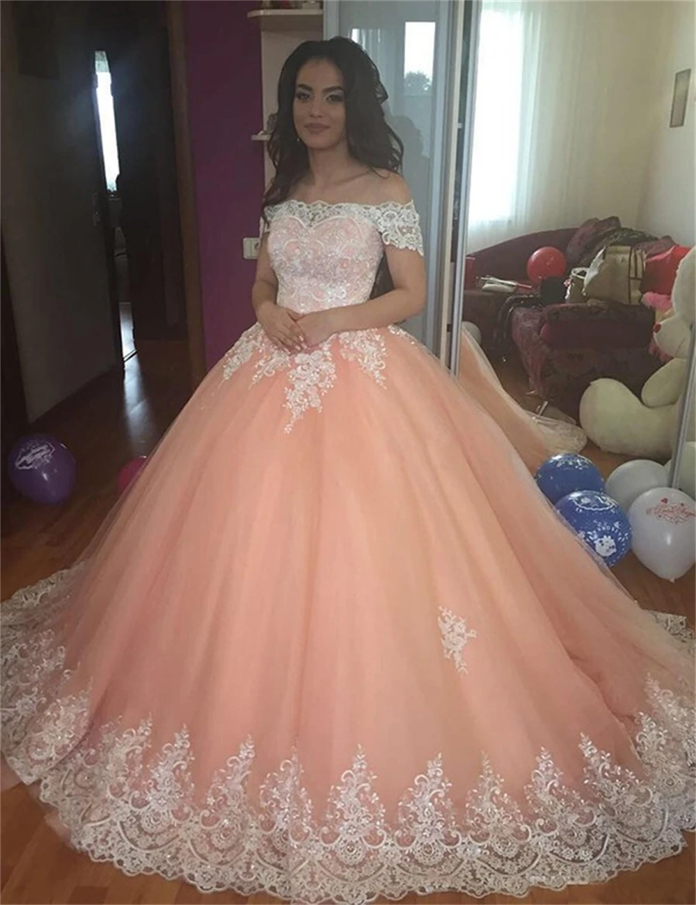 

Stunning Quinceanera Dresses Ball Gown Princess Dresses Off Shoulder Sleeveless Court Train Tulle Lace with Appliques Customized