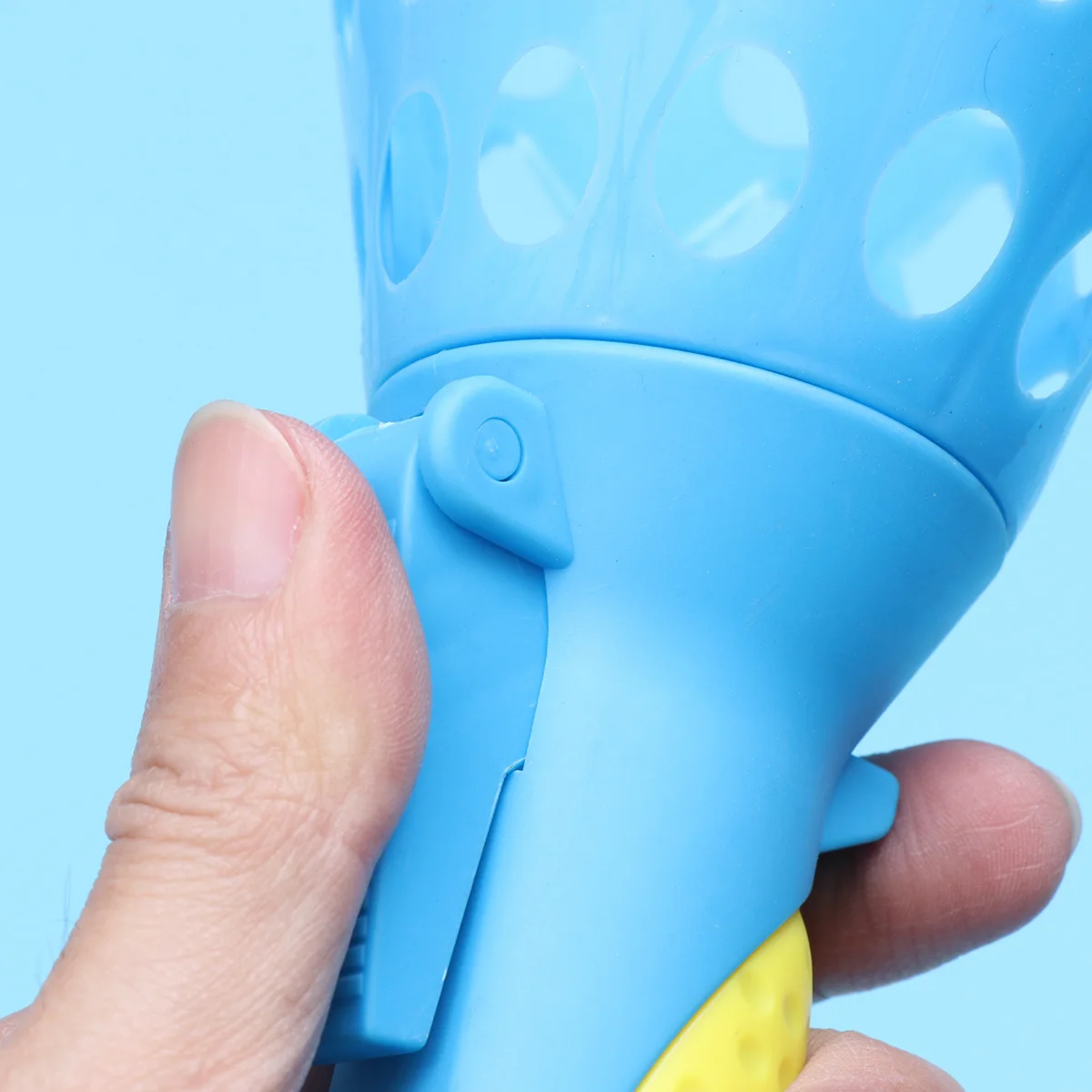 

1Set Launch and Catch Balls Game Outdoor Plastic Waterproof Parent-Child Activity Hand Eye Coordination 2 Transmitters 4 Balls