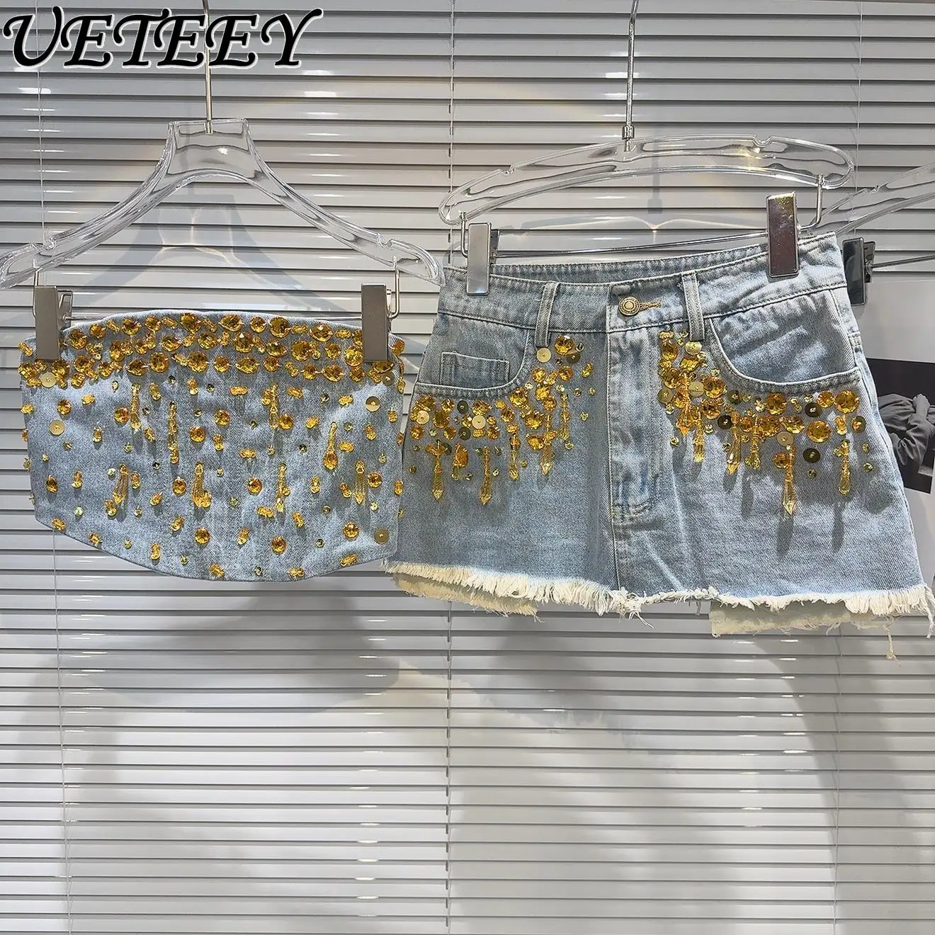 

Spring and Summer New Sweet Short Vest Gold Beaded Bead Tube Top + Burr Denim A-line Mini Skirt Two Piece Set for Women