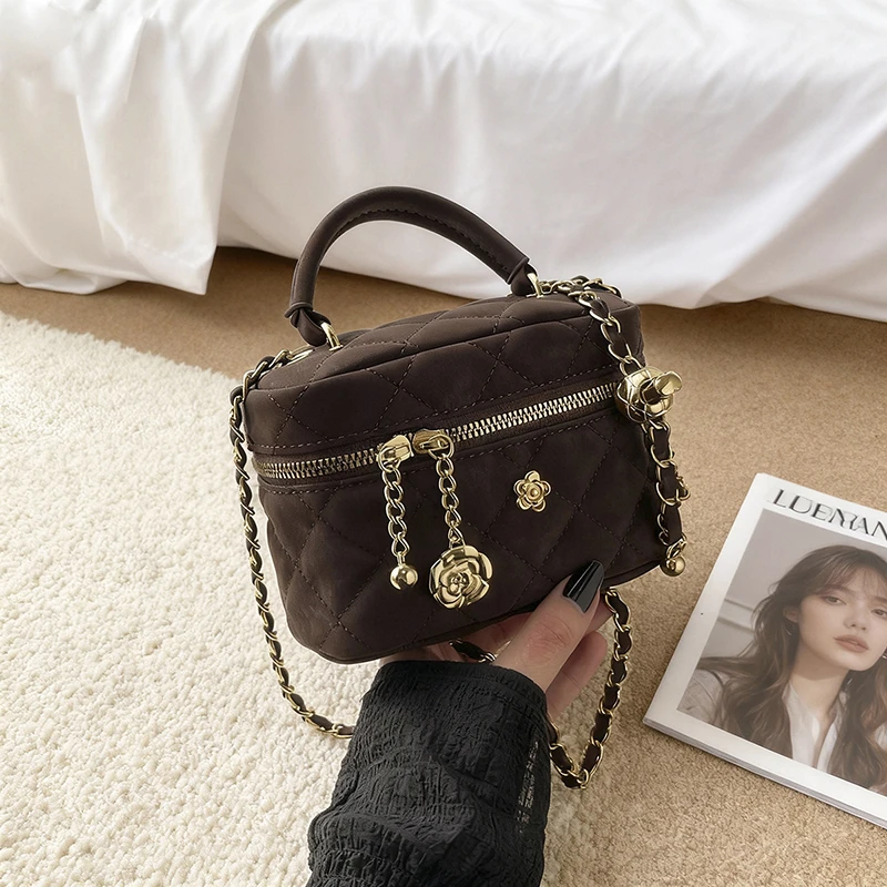 

Женская сумка через плечо известного дизайнера: кожаная сумка премиум-класса в классическом элегантном стиле, роскошной моде