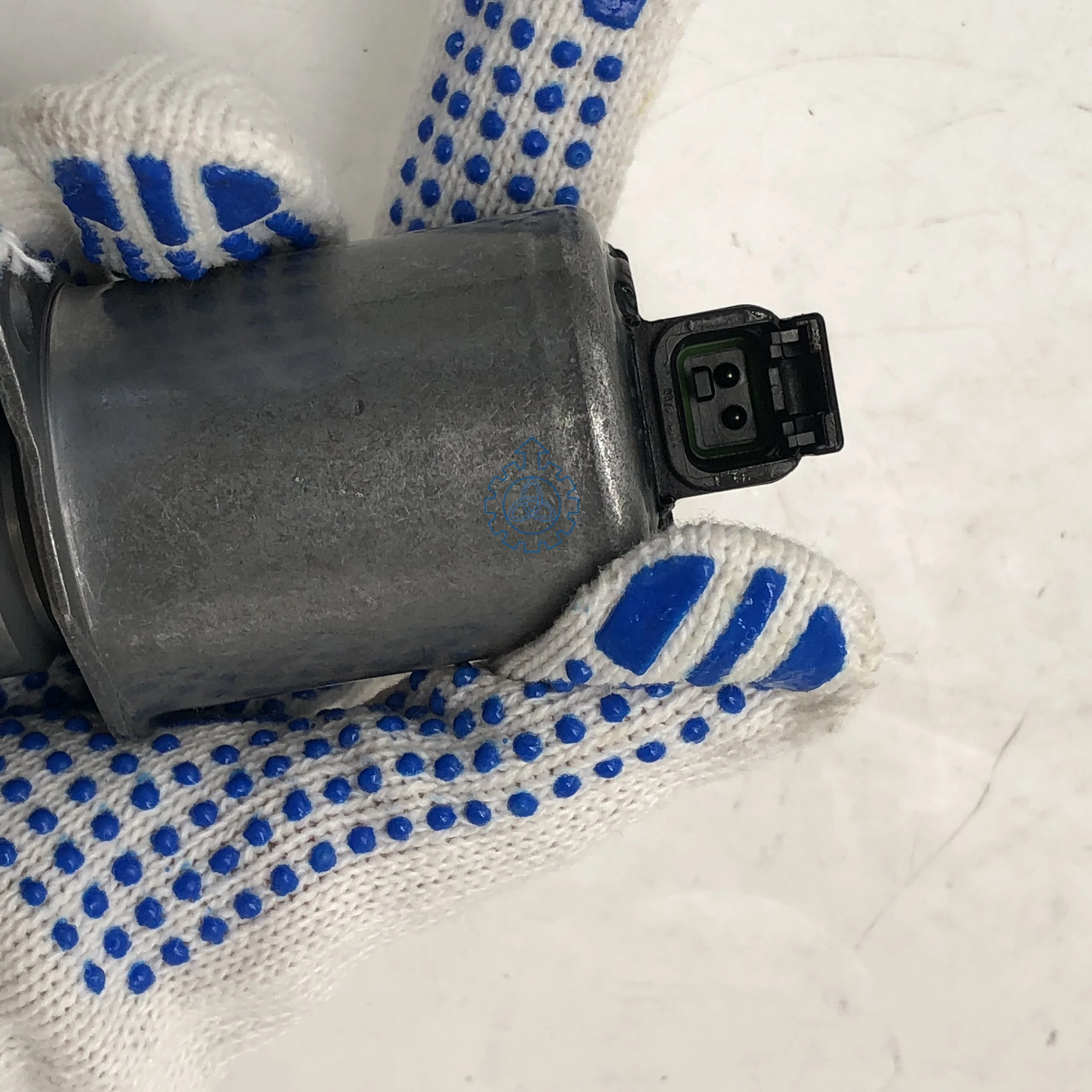 Oil Pressure  Control valve OE origina parts for volvo OE：23013327 21234200 21485928 21652817 21891856 23871482 7421234200