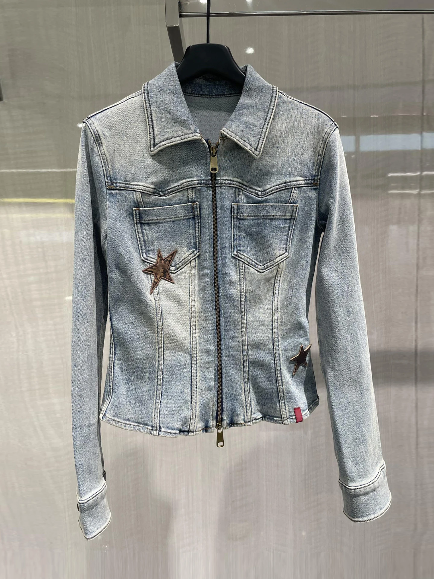 

High-End Women's Denim Shirt Summer New Design Star Pattern Commute Style Short Coat Regular Sleeve Long Zipper Closure