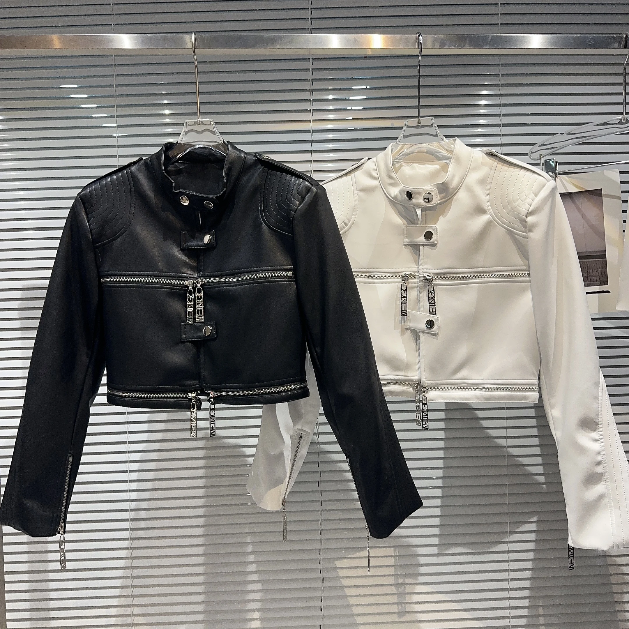 Street Style Short PU Leather Jacket with Horizontal Zipper And Shoulder Pads for Young Women Fall 2026 Trendy Biker Coat