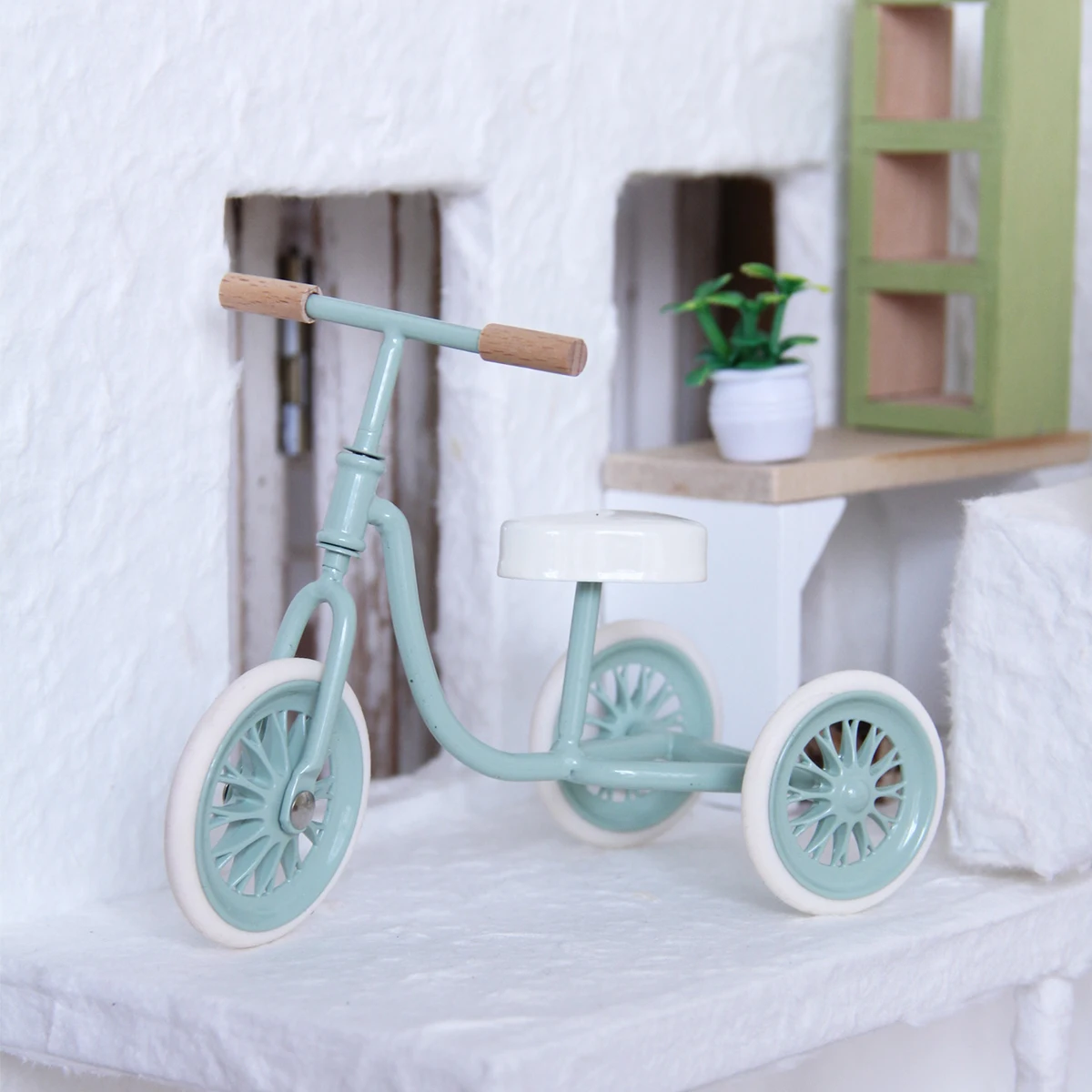 1:12 Miniature House Decoration Metal Tricycle (3 Colors Available)