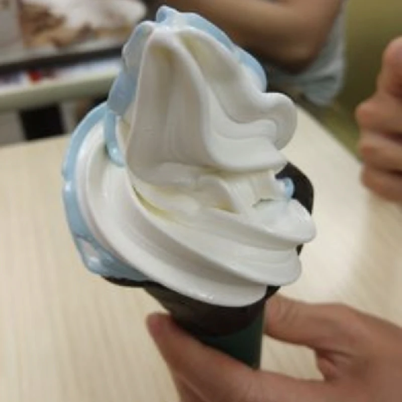 

Ice Cream Machine Household Portable Multi-function Smoothie Machine Frozen Yogurt Shake