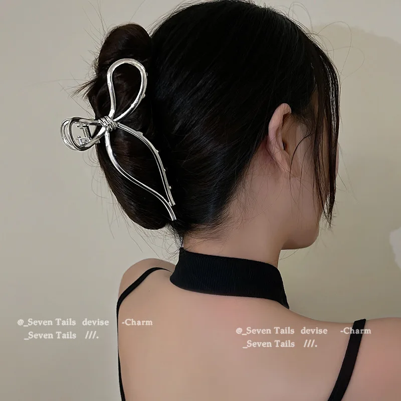 fashion metal Retro Pearl Bow Hair Claw Temperament Back Head Shark Clip Headwear for Women Ponytail Claw Clip Heawear accessory