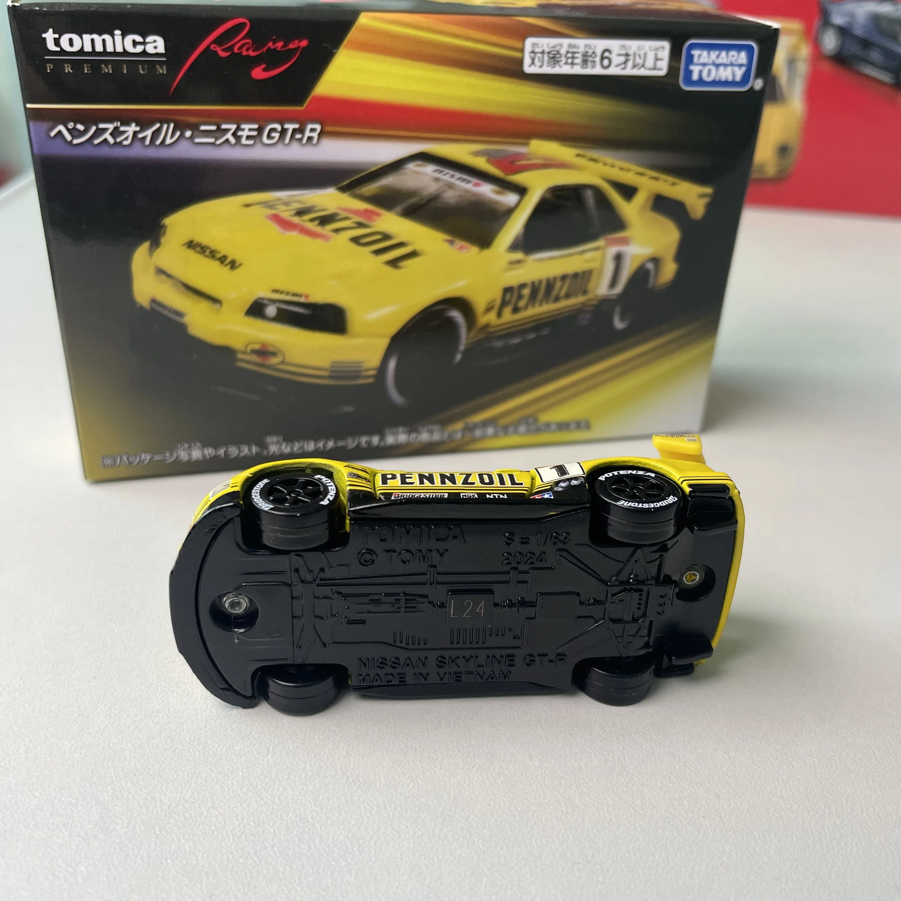 Takara Tomy Tomica Premium Racing Penz Oil Nismo GT-R Metalowy Model Samochodu Odlewany Ciśnieniowo Kolekcja Ekspozycyjna Zabawka Prezent dla Chłopca