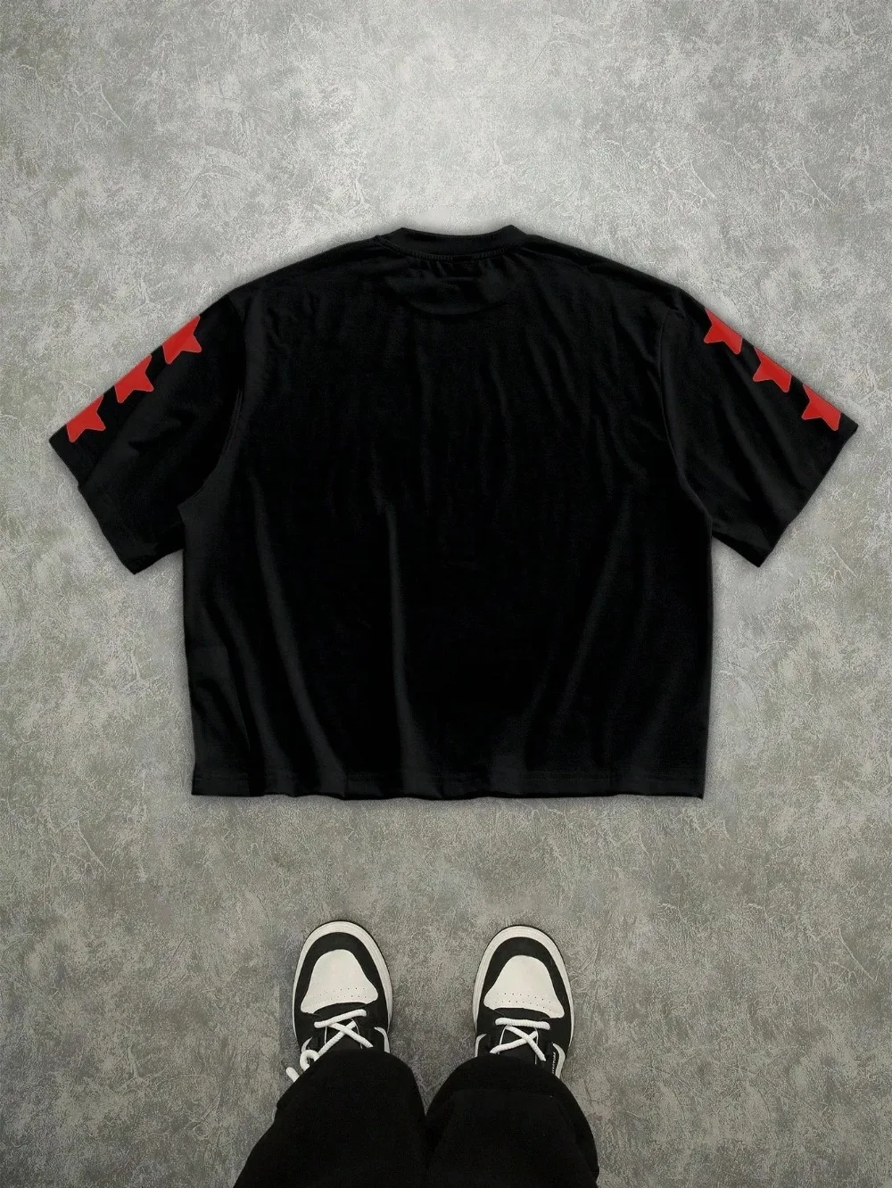 Herren Damen Cropped T-Shirt mit dem kräftigen Schriftzug "WALK WITH GOD" und Stern-Print auf dem Ärmel, Hip-Hop-Streetwear, Rundhals-Kurzarm-Oberteil – Detail 7