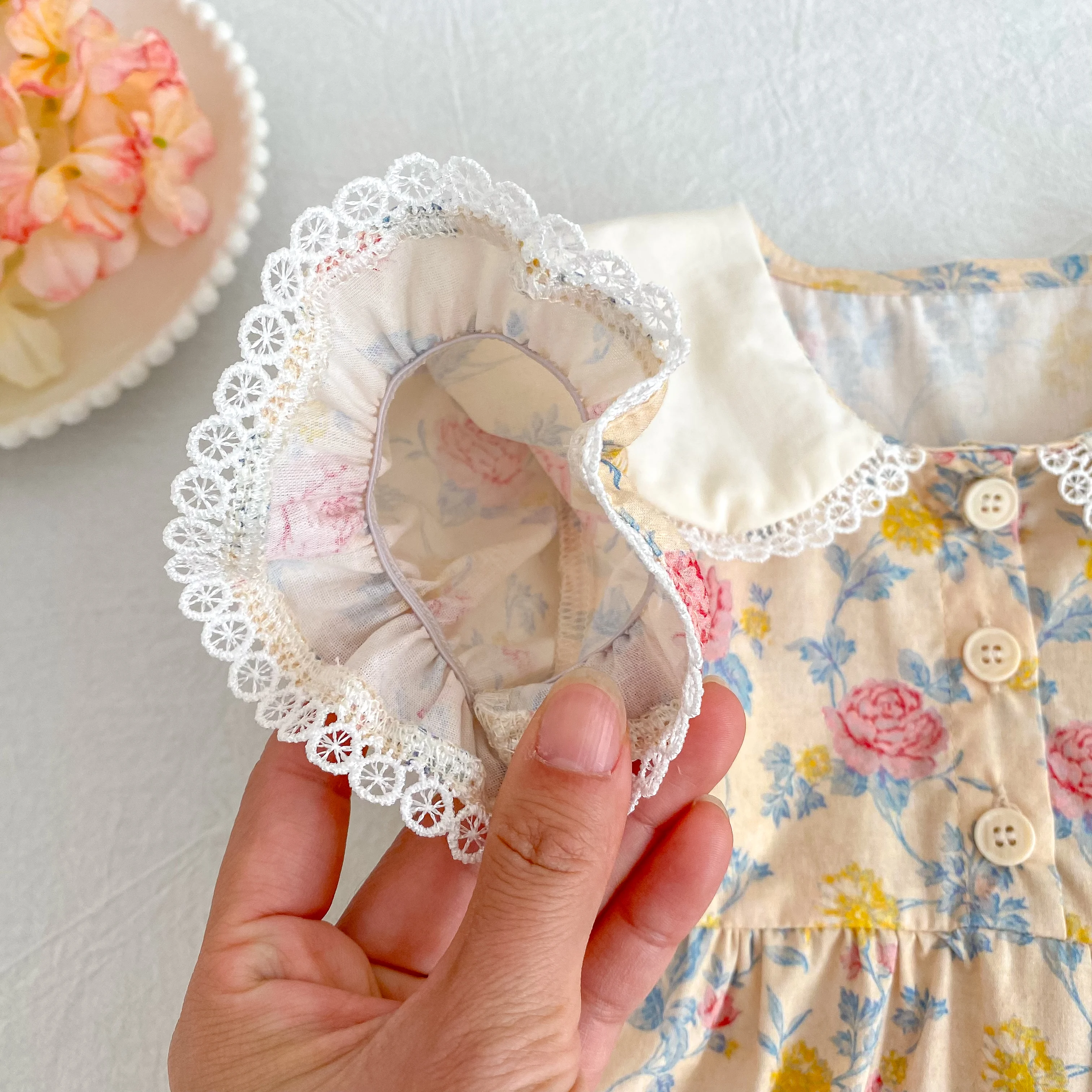 2026 Neues Mädchenkleid für den Sommer 2-6 Jahre Kurzarm-Kleid mit Blumenmuster Gerüschter Kragen Süßes Baumwollkleid – Detail 12