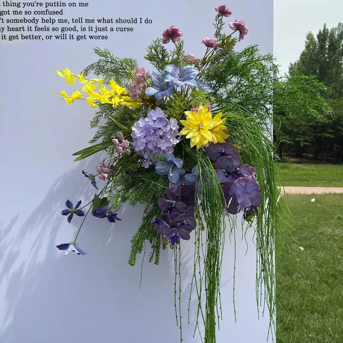 

Forest Style Whole Set Outdoor Wedding Decoration Artificial Flowers Hang Flower Row Road Lead Flower Ball Floral Backdrop Props