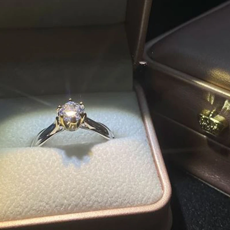 Electroplated 18K Gold Women's Ring Zircon Imitated Mossani Ring With Gemstone Beautiful Jewelry Couple Wedding Accessories New