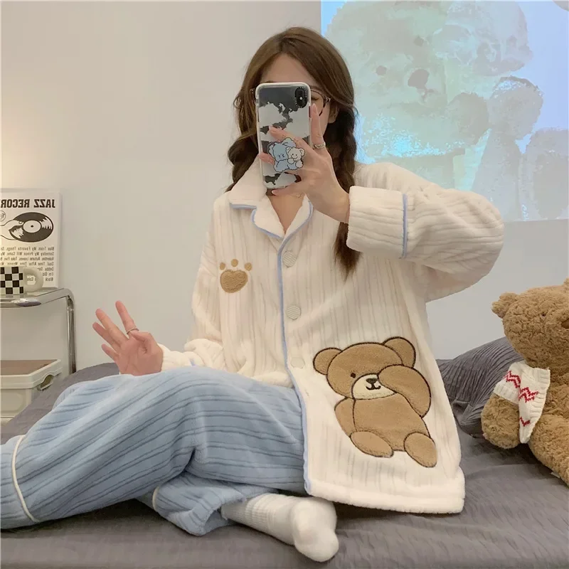 Women's Cartoon Bear Cardigan Flannel Velvet Lapel Long-sleeved Pajamas Women's Autumn and Winter Cute Cartoon Loungewear Set