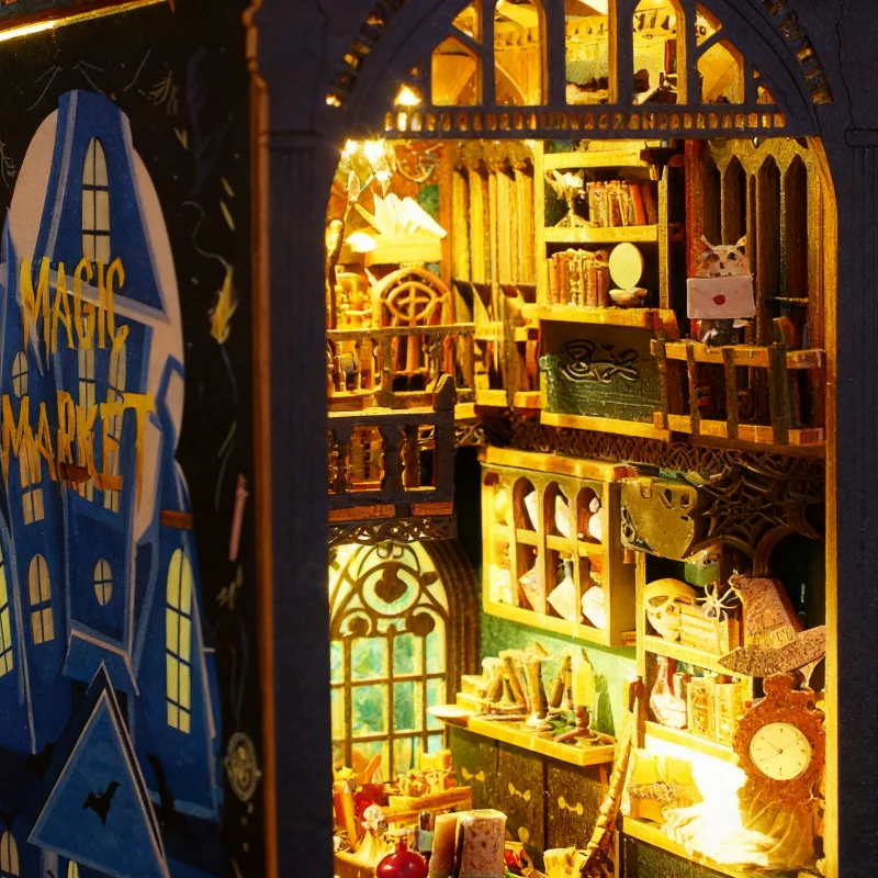 OUZEY Podpórka do książek Ulica Czarów, Drewniany Mini Market 3D, Magiczny Bazar DIY dla Nastolatków