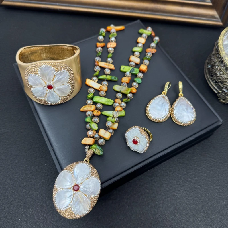 New Natural Pearl Shell Inlaid Four Piece Set Medieval Jewelry Personalized Handmade High Quality Women Wedding Banquet Jewelry