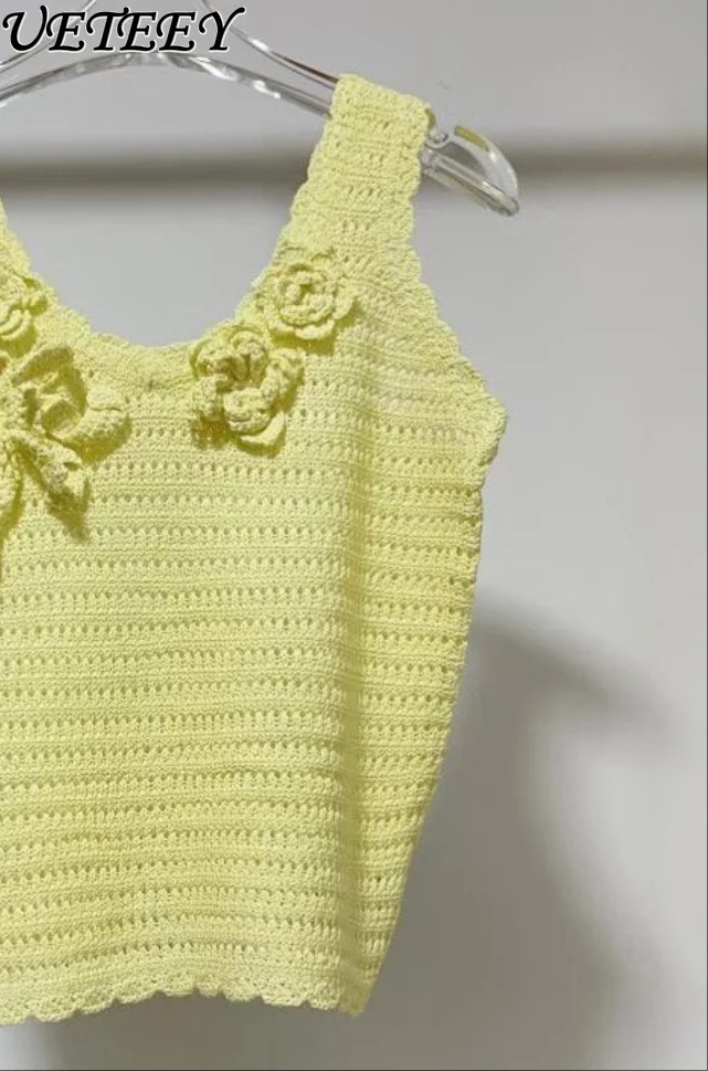 2025 sommer Neue Sanfte Wind Dreidimensionale Blume Dekoration Tank Tops Kurze Abnehmen Gestrickte Sling Weste für Frauen