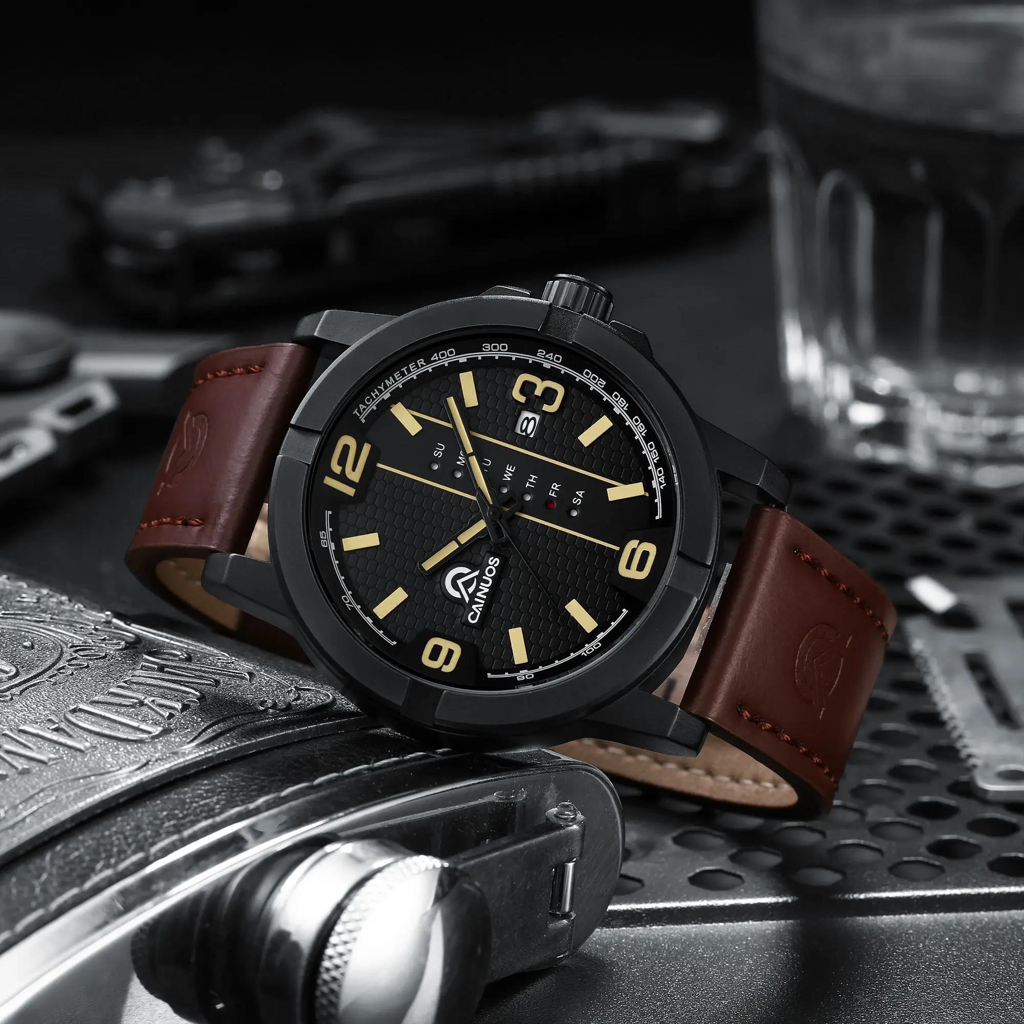 Мужские часы с кожаным ремешком — водонепроницаемые кварцевые часы с днем и большим циферблатом