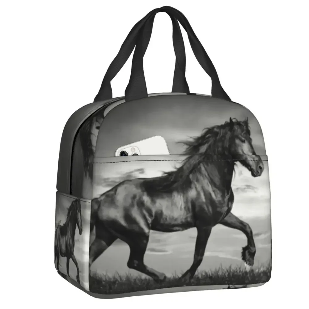 

Черный Friesian Stallion, изолированная сумка для обеда, многоразовый теплый холодильник, термосумка для обеда с лошадью для женщин и детей, школьная