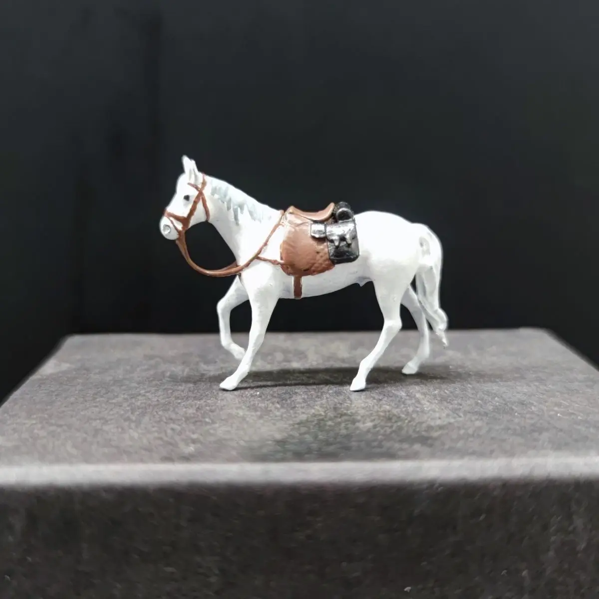 Brass White Horse Riding Animal, Miniature Sand Table, Water and land, Fish Tank, Landscape, Small Doll, Bonsai