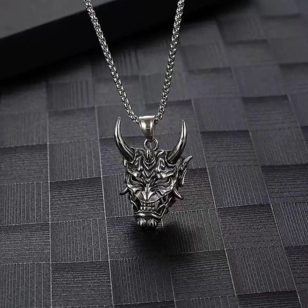 Vintage Punk Demon Mask Samurai Ghost Pendant Necklace Men's and Women's Long Chain Hip Hop Rock Party Necklace Gift Accessories