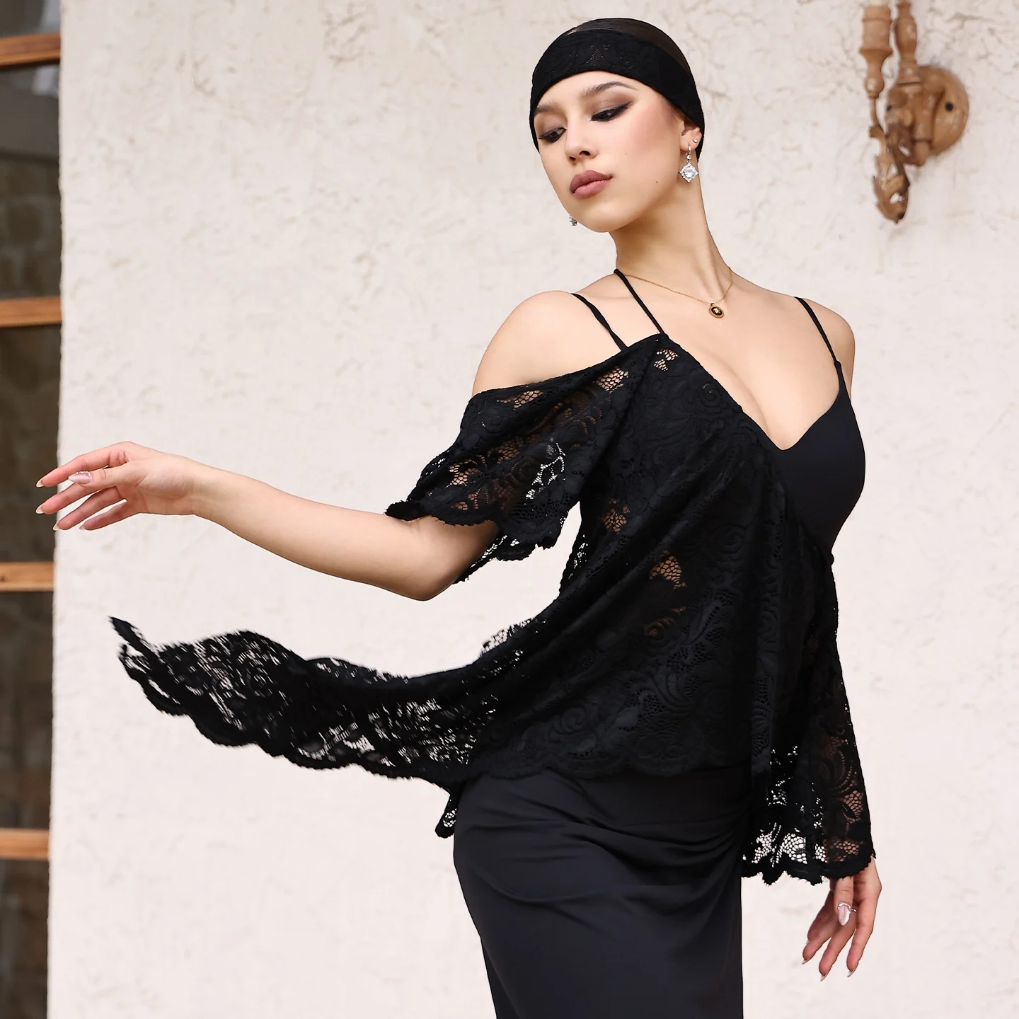 

Необычные кружевные топы для латинских танцев, женская сексуальная тренировочная одежда, клубная румба, сальса, бальные танцы, черная блузка, танцевальная одежда для взрослых L16654