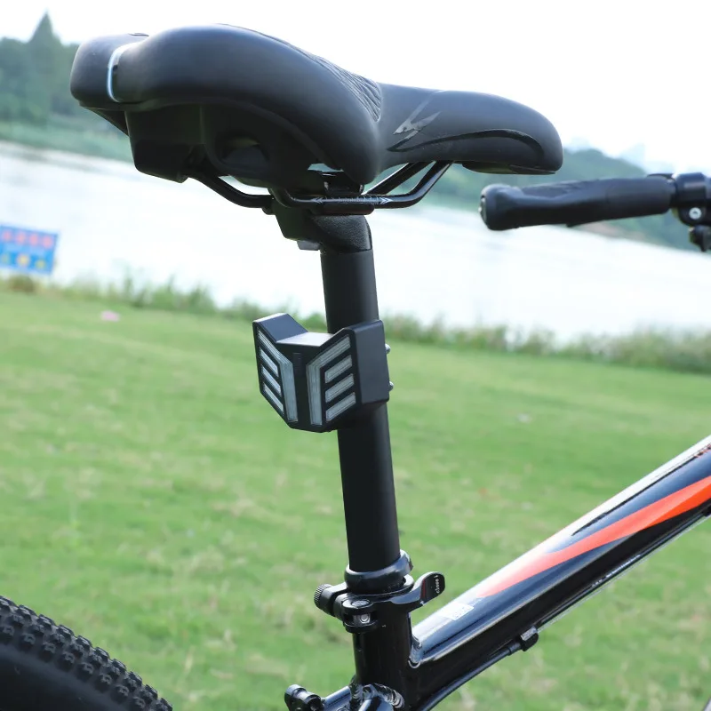 Night Riding Taillight Cycling Fixture USB Charging Steering Taillight Mountain Bike Wireless Remote Control Bicycle Light