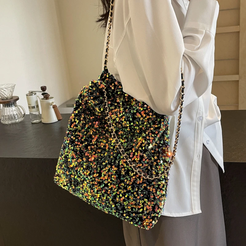 

Women's Fashion Colorful Sequin Shoulder Bag Female Bucket Tote Bag Trend Gold Chain Large Capacity Handbag Evening Clutch Bag