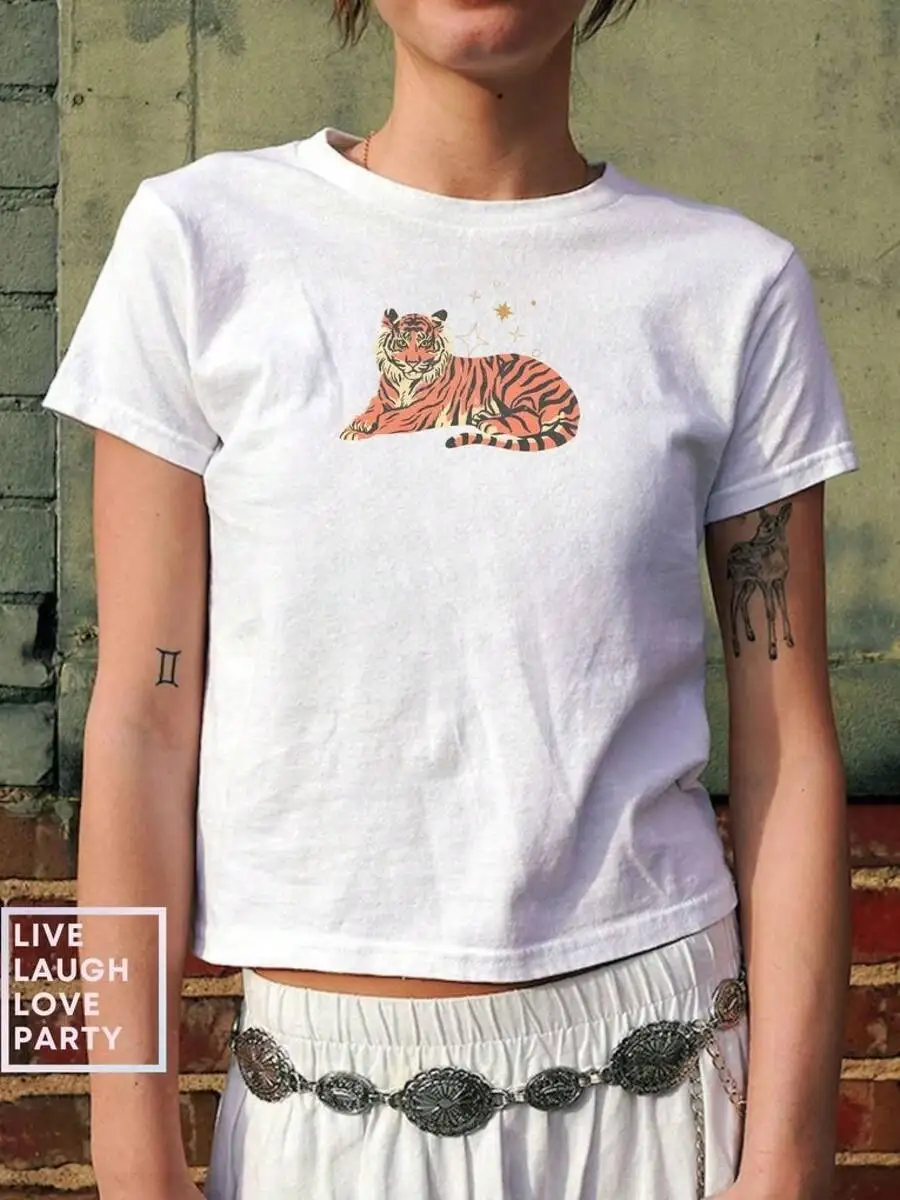 

Retro Tiger Print Cropped Tee With Star Accents For Casual Wear