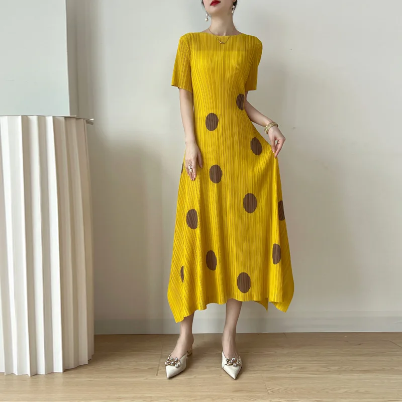 

ALSEY Premium Sense of Fashion Pleated Slim Polka Dot Round Neck Dress Loose Irregular Fashion Women's Dress 2025 Summer New