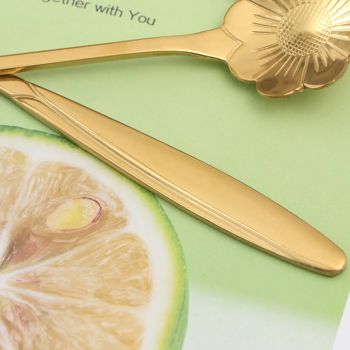 

3 pcs Stainless Steel Flower Shaped Cake Spoons Long Handle Petal Design Mixing Spoon For Coffee Dessert Cocktail Iced Tea Bar