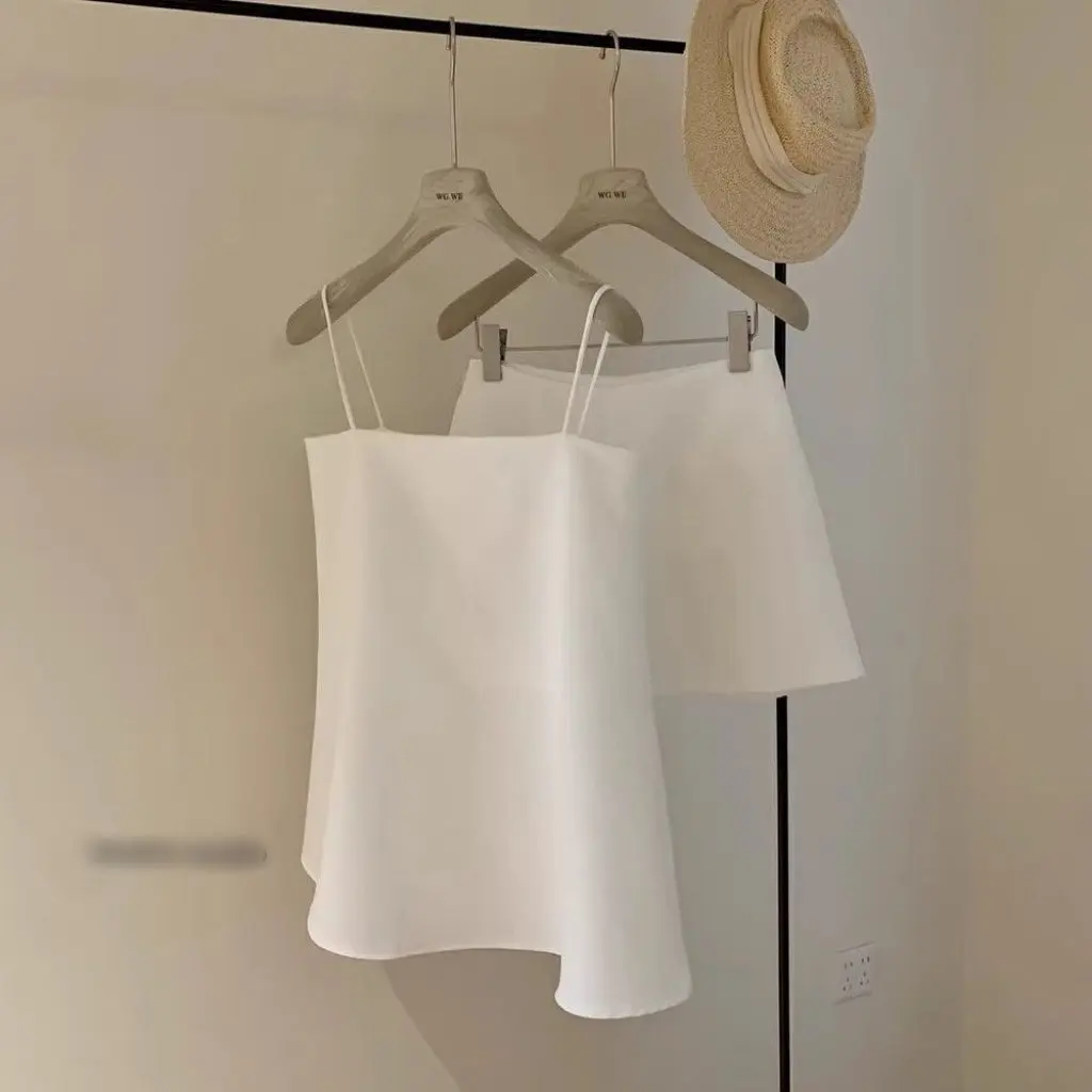 

Women's Thirteen Lines Summer One-Shoulder Camisole Top with High Waist Loose Casual Shorts Two-Piece Set