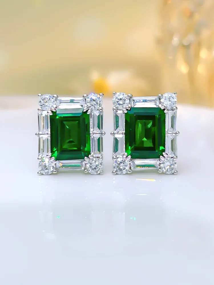 

Versatile, light luxury, fashionable 925 sterling silver emerald earrings inlaid with high carbon diamonds, niche and simple