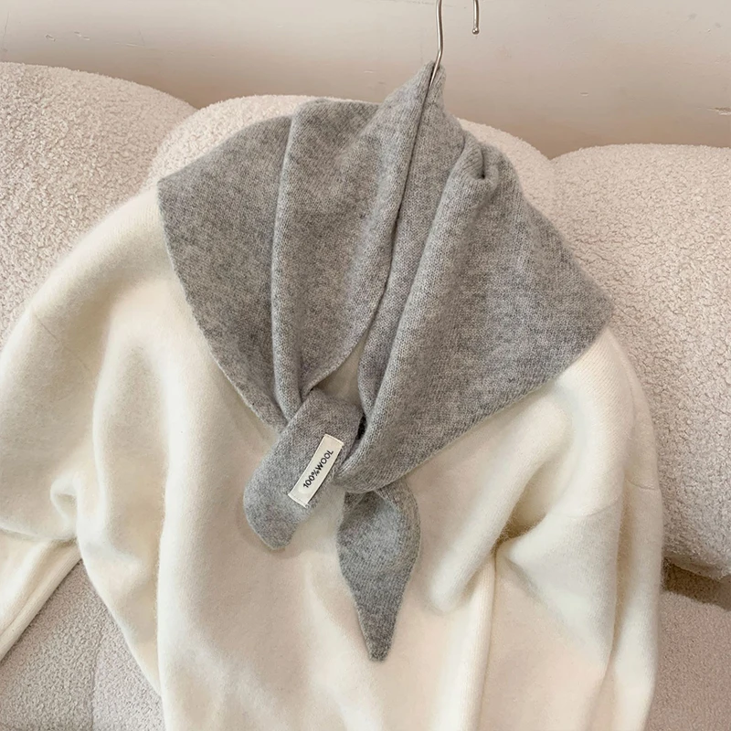 Bufanda de lana de alta calidad para mujer, chal de Cachemira versátil de Color sólido coreano, bufanda triangular para el cuello, otoño e invierno