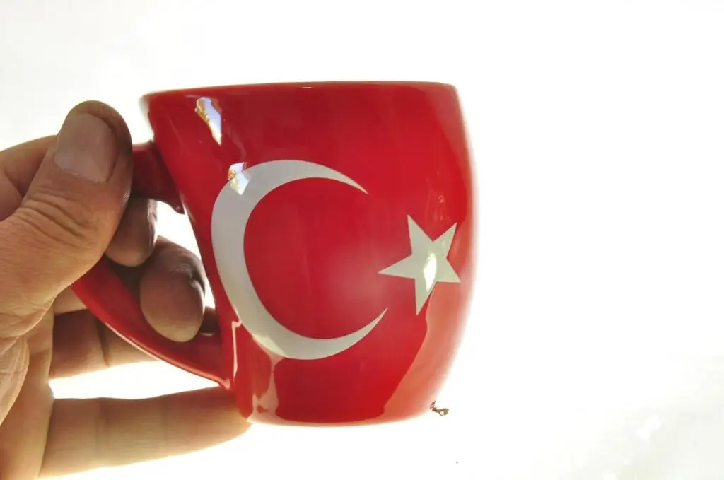 Caneca importada do café do café da bandeira turca