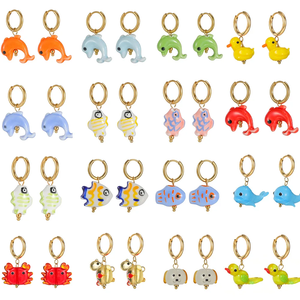 Pendientes Pendatn de pez delfín de cerámica de Color caramelo para mujer, pendientes de acero inoxidable para vacaciones de verano, pendientes de animales, joyería, regalo de cumpleaños