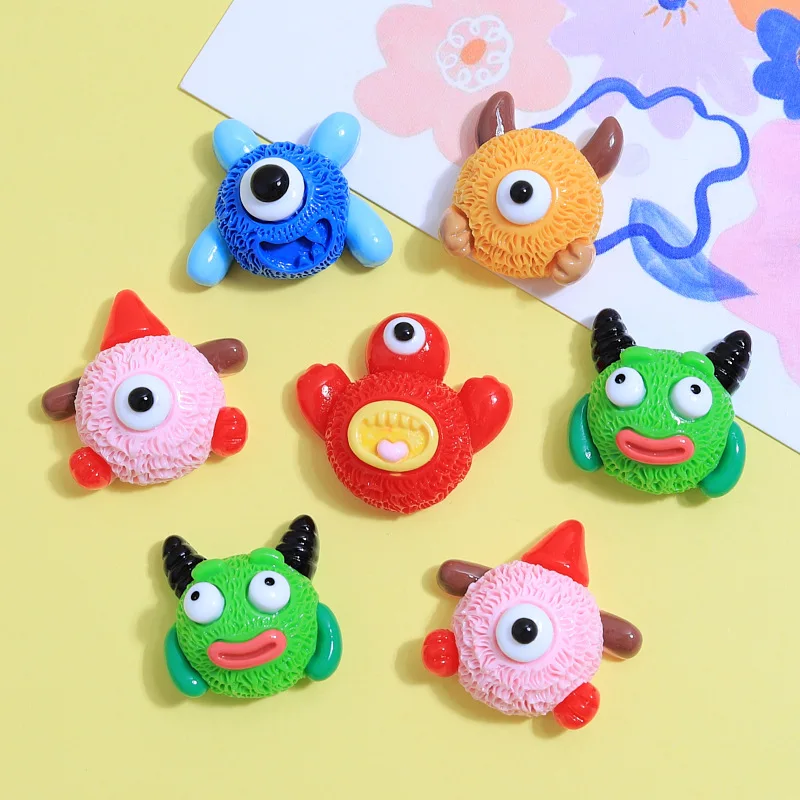 

100pcs Kawaii Cartoon Little Alien Monster Flatback Resin For Hair Clothing Shoes DIY Home Decoration Accessories