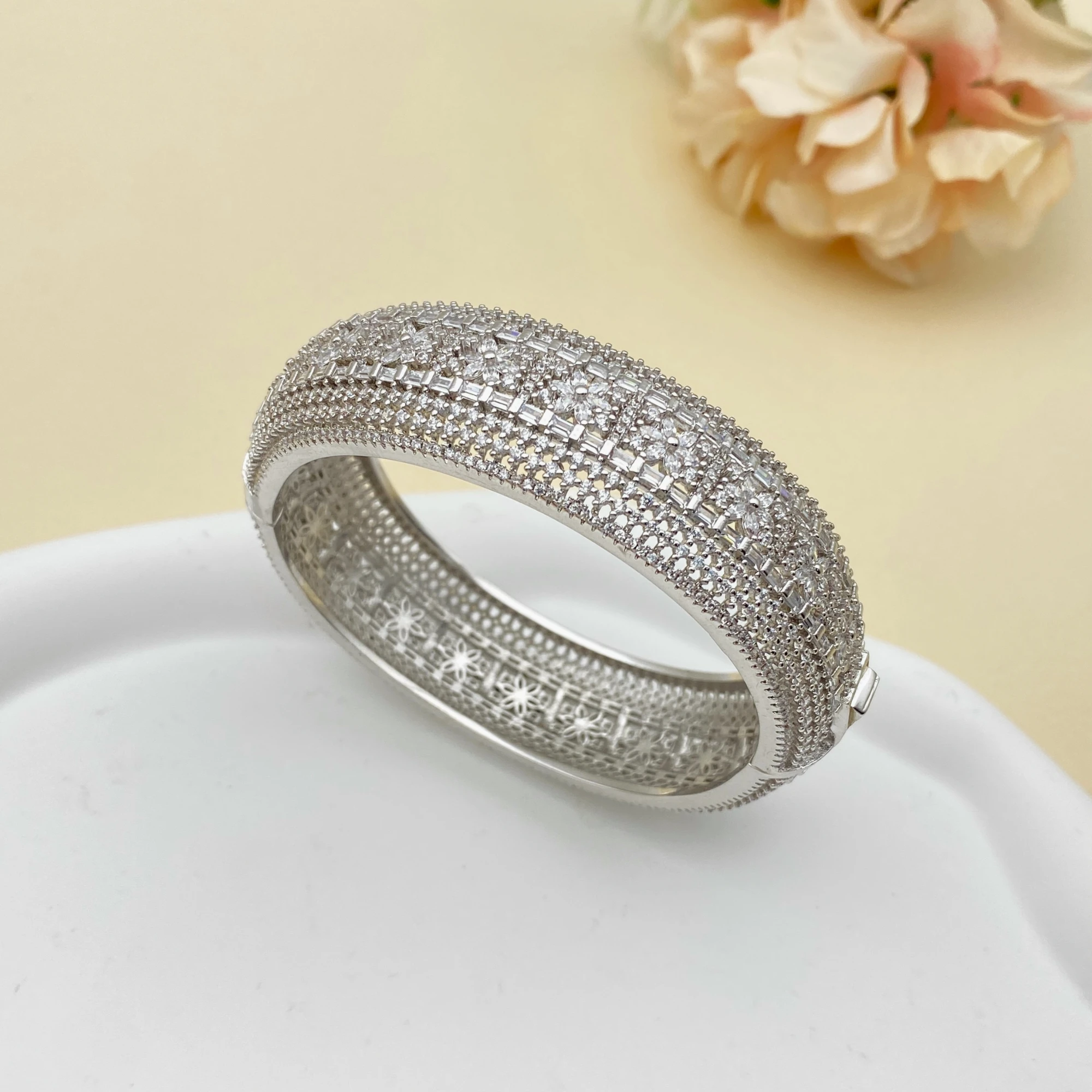 Bracelet en zircone plaqué or - Women Accessories Kuwait avis et prix