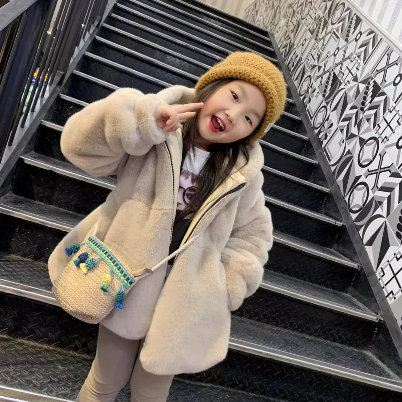 Casaco para Meninas 2025 Outono e Inverno Nova Roupas Infantis Estilo Coreano Casaco de Pele de Coelho Rex Espesso Simples