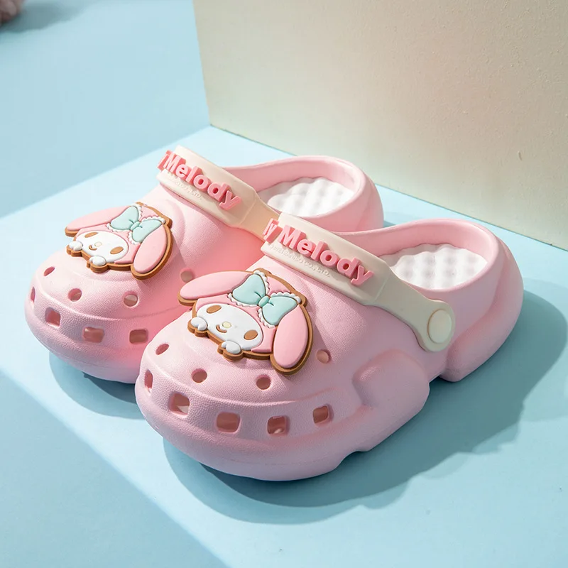 Kawaii My Melody Cinnamoroll sandal anak aksesoris sepatu kartun Kuromi kamar mandi Outdoor sandal pantai Non Slip hadiah anak perempuan