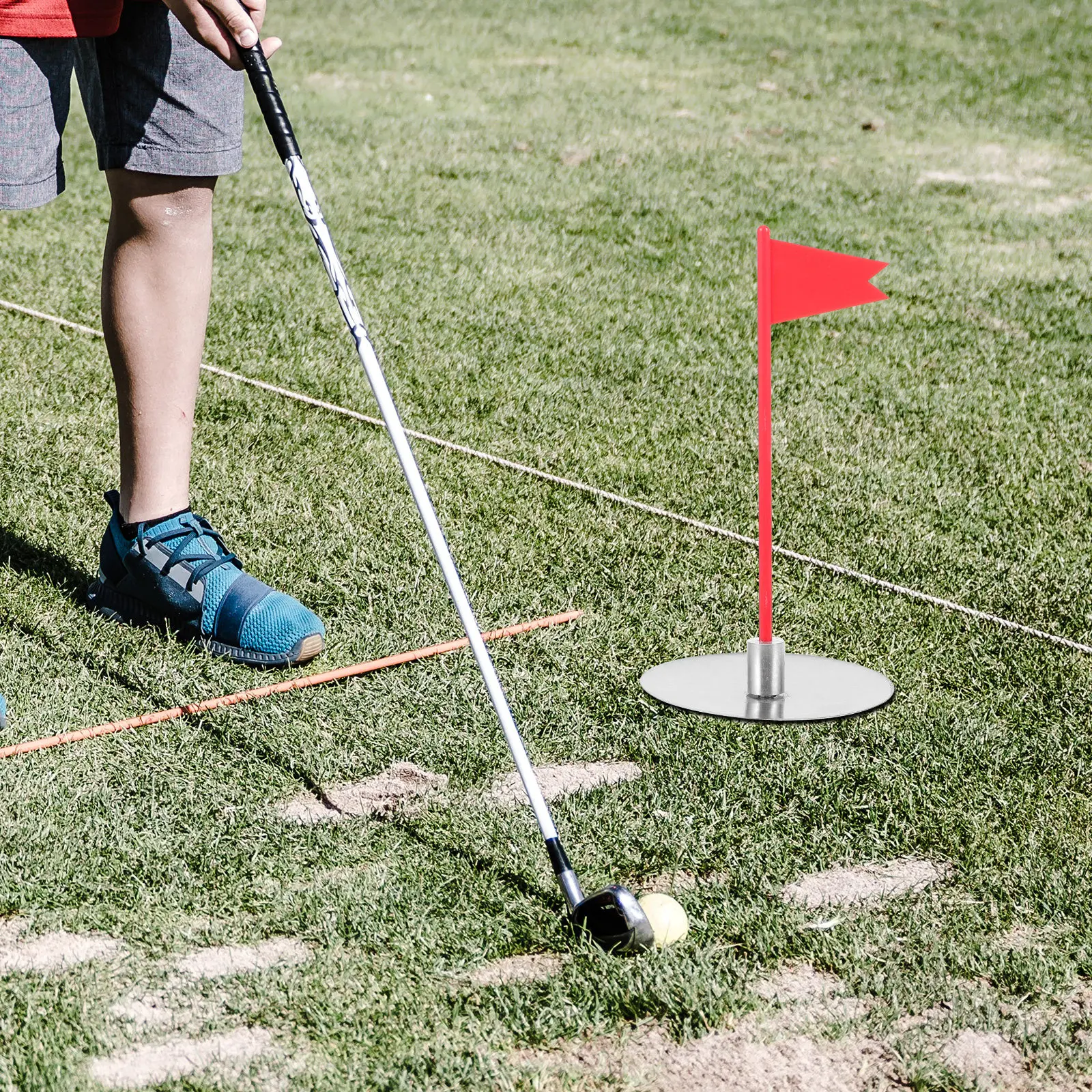 

Набор для гольфа: портативный утолщенный тренировочный стакан для отработки ударов с флагом, устройство для тренировок в помещении с функцией непрерывной подачи мячей