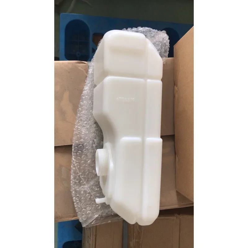 Water Radiator Coolant Tank 6736379 for Bobcat Skid Steer Loader T40140 T40180 TL360 TL470 TL470HF S130 T140