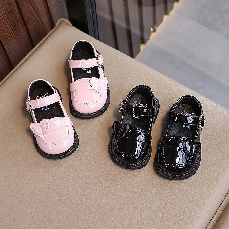 أحذية مسطحة للفتيات من الكريستال أحذية جلدية للأطفال الصغار أحذية غير رسمية مضادة للانزلاق أحذية فردية للأطفال الرضع مشوا لأول مرة