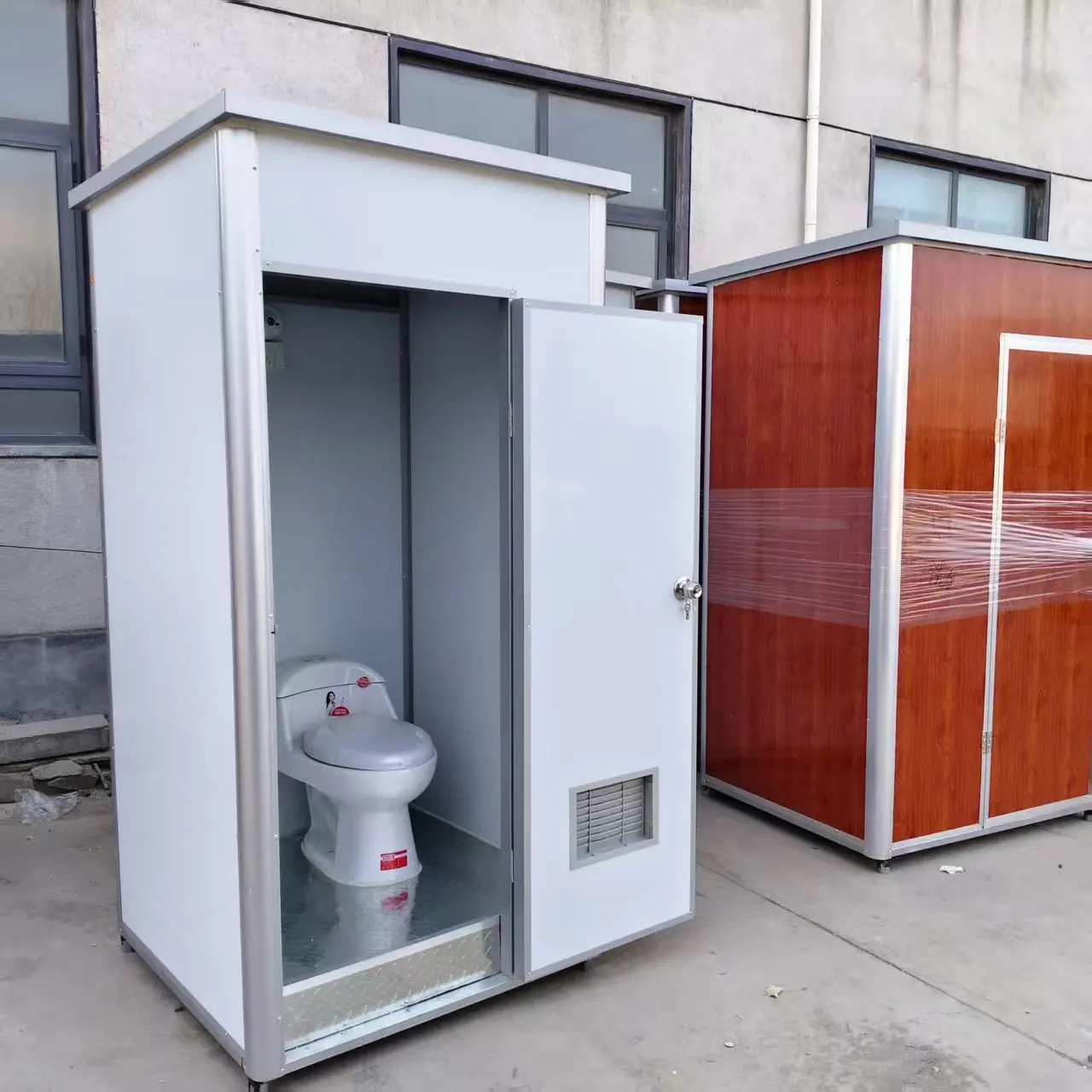DSA  simple white toilet model mountain outdoor mobile toilet factory color steel foam board rural city