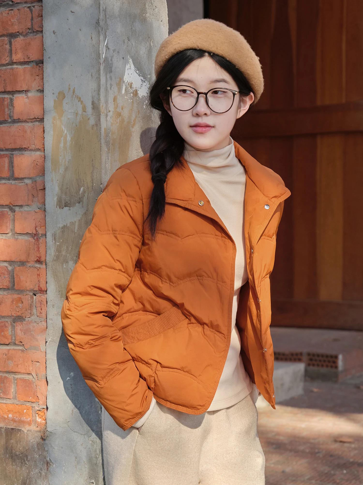 

Новое женское легкое пуховое пальто Warmth Du Down Jaet National Stand 90 White Du Feather с длинными рукавами, художественный дизайн