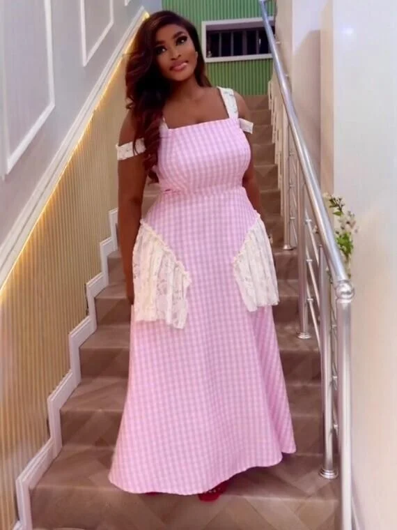 

Элегантное розовое платье в клетку с кружевными вставками, весна 2026, модное, с завышенной талией, А-силуэт, в натуральном стиле, повседневное женское платье