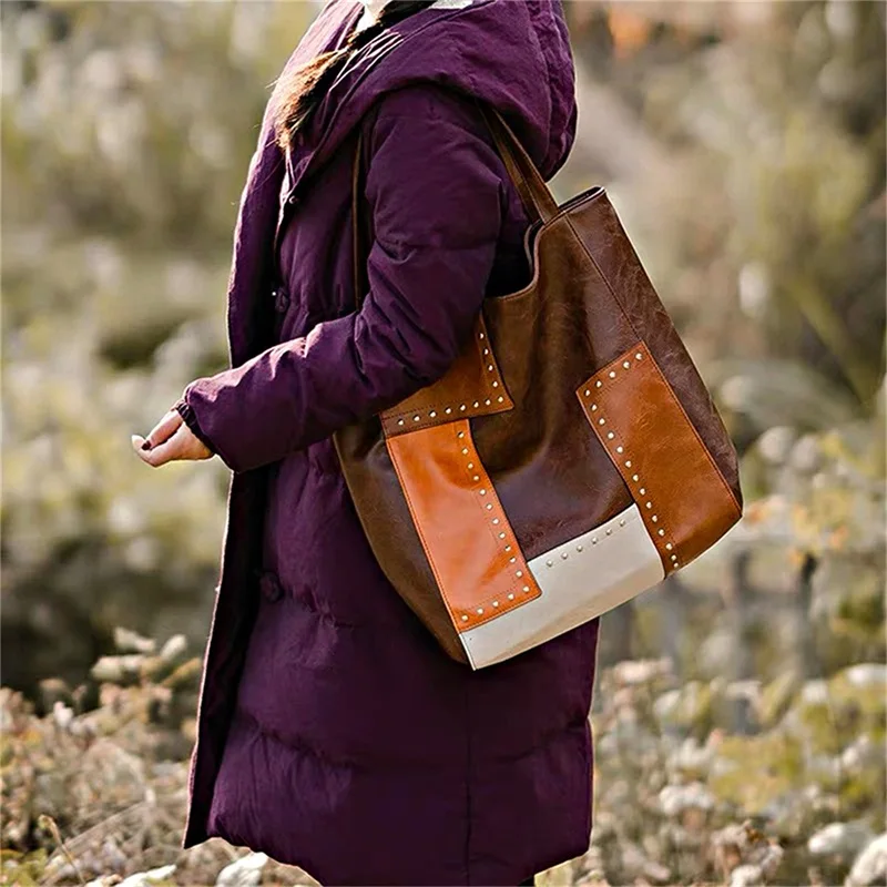 

Women Large Capacity Tote Bag Contrast Colors Rivet Leather Shoulder Bag Handbag for Beach Travel Daily Shopping