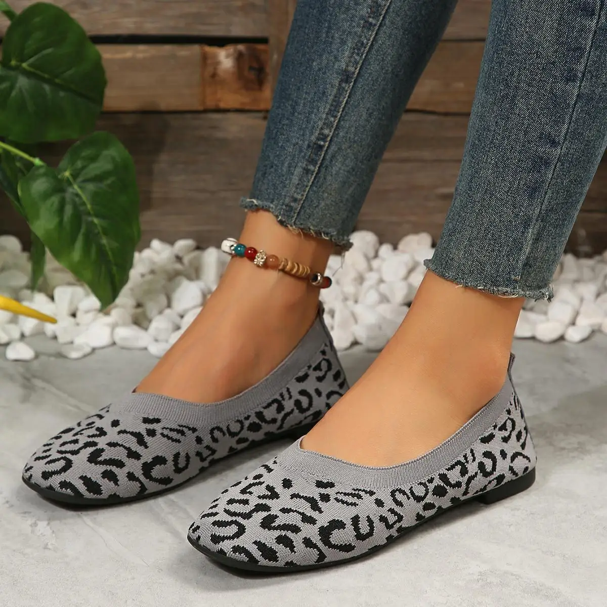 Leopard Print Flats Shoes Women Slip on Breathable Mesh Casual Sneaker Woman Comfort Non Slip Walking Shoes Plus Size 43